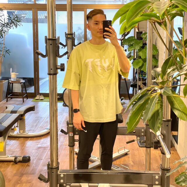 最近チョコや甘いものが食べたくなります🍫  そんな時は一本満足バーのチョコ味がおすすめです🙆‍♂️食べごたえがあって美味しいですよ〜  #パーソナルジムLEAF #熊本&nbsp;#kumamoto #熊本ジム&nbsp;#熊本パーソナルジム&nbsp;#熊本パーソナルトレーニング&nbsp;#熊本パーソナルトレーニングジム&nbsp;#熊本トレーニングジム&nbsp;#熊本ダイエット&nbsp;#ダイエット&nbsp;#ダイエットジム&nbsp;#筋トレ&nbsp;#バルクアップ&nbsp;#パーソナルトレーニング&nbsp;#パーソナルジム&nbsp;&nbsp;#fitness #ダイエット&nbsp;#レンタルジム